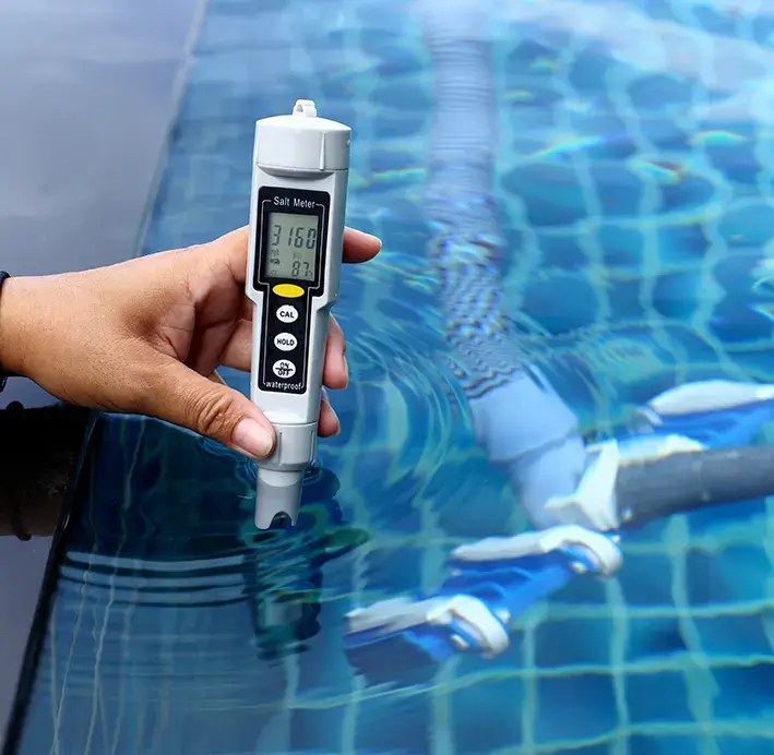 Tester za vodu u bazenu